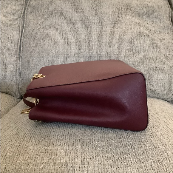 Michael Kors Susannah Merlot burgundy purse with gold tone chain straps - Picture 5 of 11
